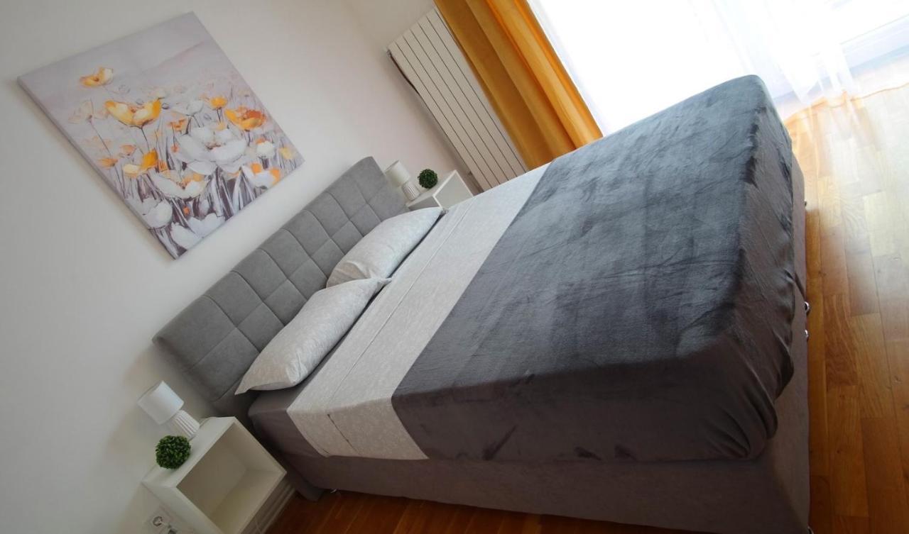 Apartment Flora Pula Zewnętrze zdjęcie